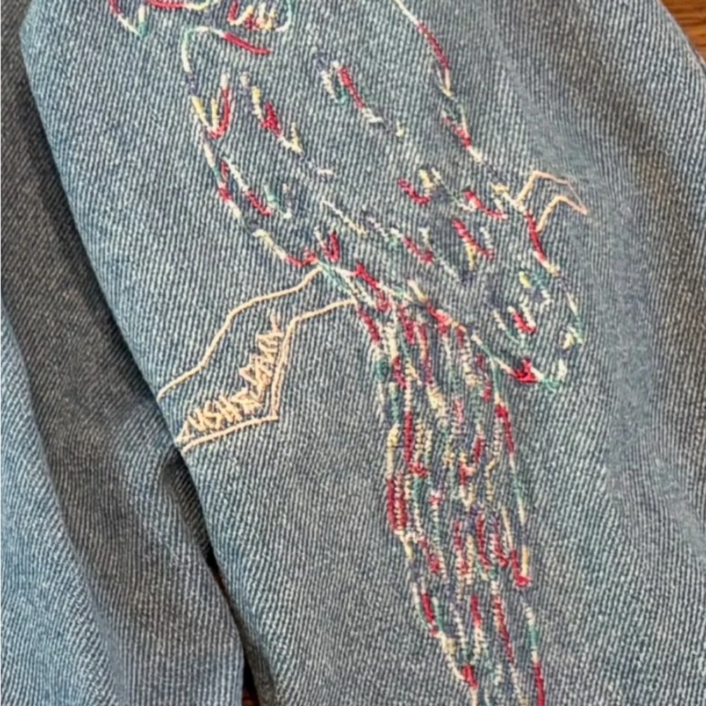 Rare Unique Denim Oversized Cottage Chore/Barn Jacket Embroidered Sleeve Raw Hem - Picture 4 of 7